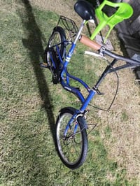 بايسكل للبيع 🚲  نضافه 100٪🌊  تخم تاير جديد فول الون ازرق 🕵️  وياله جدد...