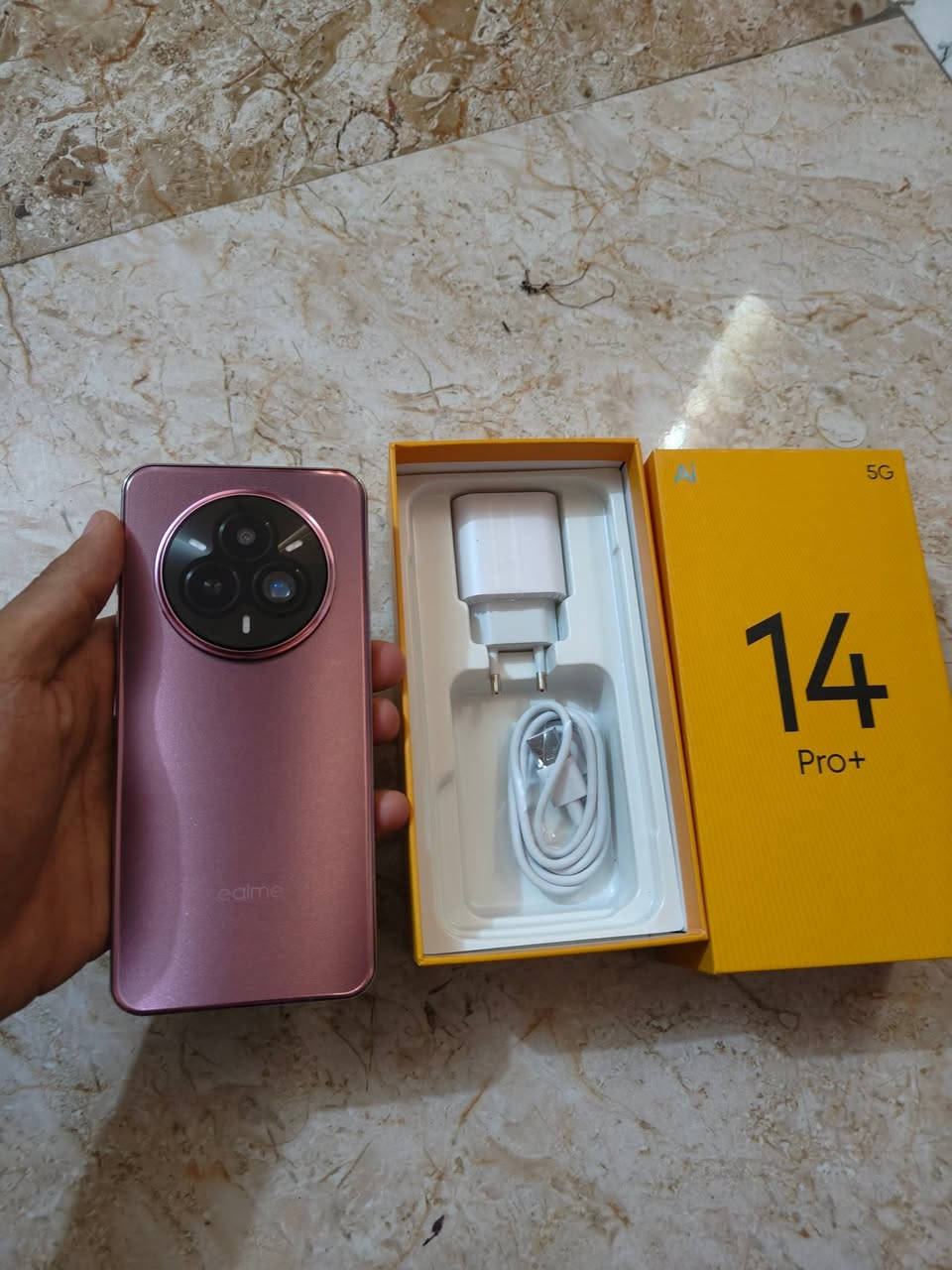ريلمي 14بر بلاس اوربي مال امزون 
ذاكرته 512 بوبجي40 فريم سعره 150 بي مجال ***********
كوت حي الجهاد
