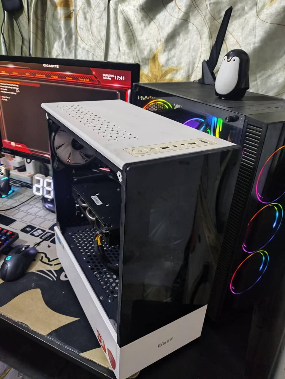 سلام عليكم تجميعه نضيفه وكامله
GPU AMD RX 580 8GB
CPU AMD R5 2600
B450 MSI A PRO
PS 500W
RAM 16GB 3200
 CAS 3 FAN RGB 
SSD 240GB 
HHD 1T
سعر 525 الف
نقص بس جامه كيس 
مكاني بغداد البياع متوفر توصيل لكل العراق


**إذا كنت صاحب هذا الإعلان وتريد حذفه لأي سبب، رجاءا أرسل رسالة إلى الدعم الفني**
