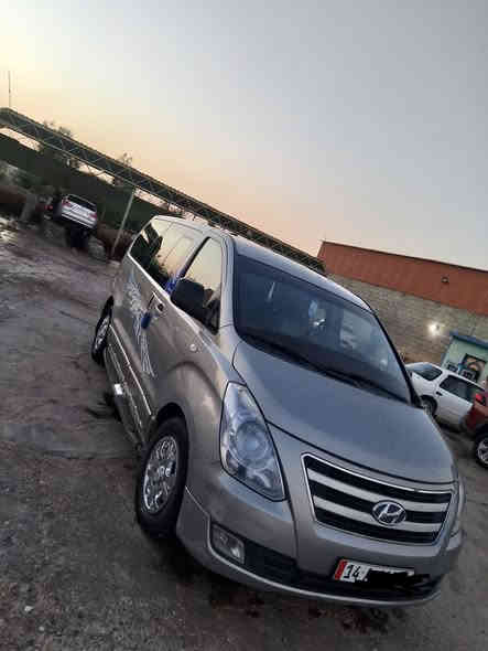 ستاركس لبيع 2015 اصل رقم بصر بسمي تحويل مباشر مكينه سبلاين 7 سياره جديده مكينه خير من الله داخل صاج ملكي تدفه وتبريد بل كشنات الماميه سياره فول موصفات  بيه قطع من كوريه رش فقط الباقي كفاله السعر 210 وبيه مجال لشراي لسفسار ***********
