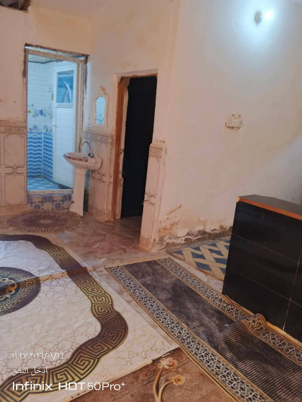 سلام عليكم بيت بناء حديث معه قطعه سعره 15مليون فقط مكان ناصريه قضاء النصر حي العدس شارع ابو حنان بل خير وره بيت عباس عاشور مساحته البيت 200والقطعه 150متر ***********
