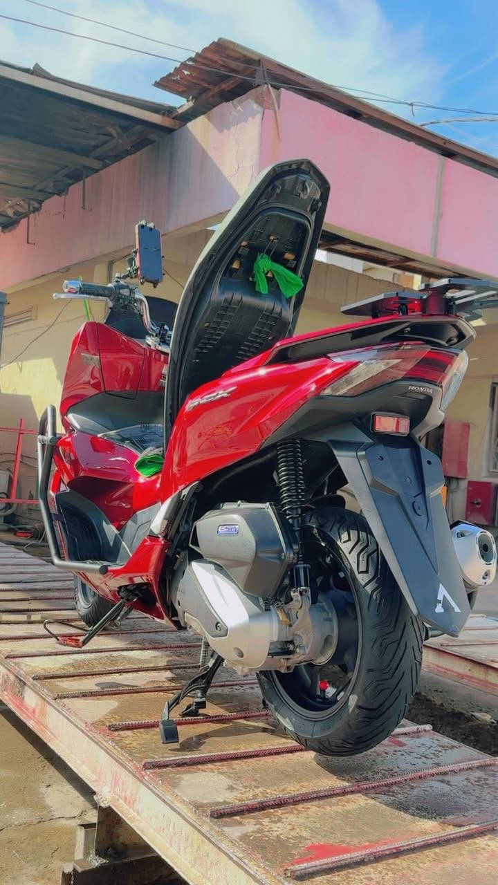 Pcx
جيل الرابع يابانيه مكفوله من كلشي مابيها نقص
مغلفه بي بي اف حمايه 
مكاني الزعفرانية

***********
