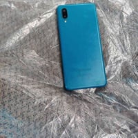 سامسونكA02للبيع الجهاز نضيف كله شغال بي شخطوط بشاشه ماماثرات ذاكره64مح...