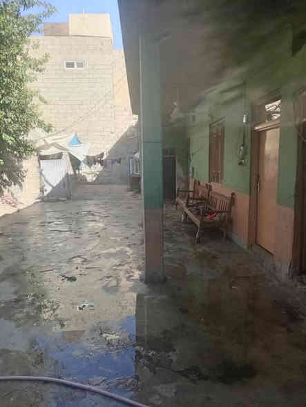 دار للبيع في الرشيدية في القطاع الأول قرب جامع الشمام مساحة 333م بناء شرقي  سند ملك 
***********
***********
