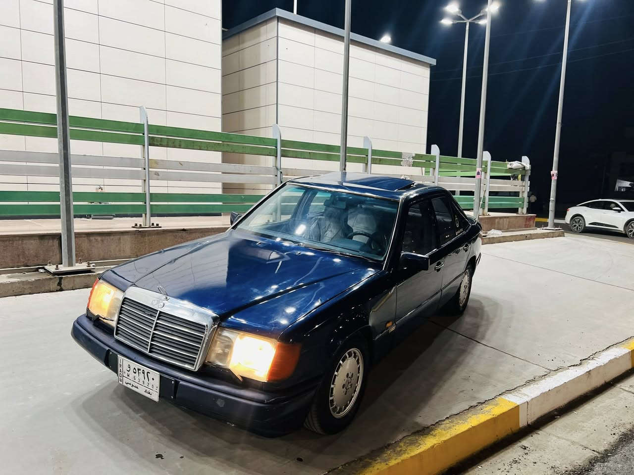 مارسدس دب موديل 1985🔥✅
سياره خير من الله🔥✅

مكينه كير حداديه جاهزات🔥✅

تخم تاير صدر مامي خلفي 🔥✅

غرفته نضيفه سياره مال جناي 🔥✅

ترايك وين ماريد جاهزه سياره كلشي ماتصرف عليه🔥✅

مكاني بغداد رقم الهاتف 

 0777 046 3977
