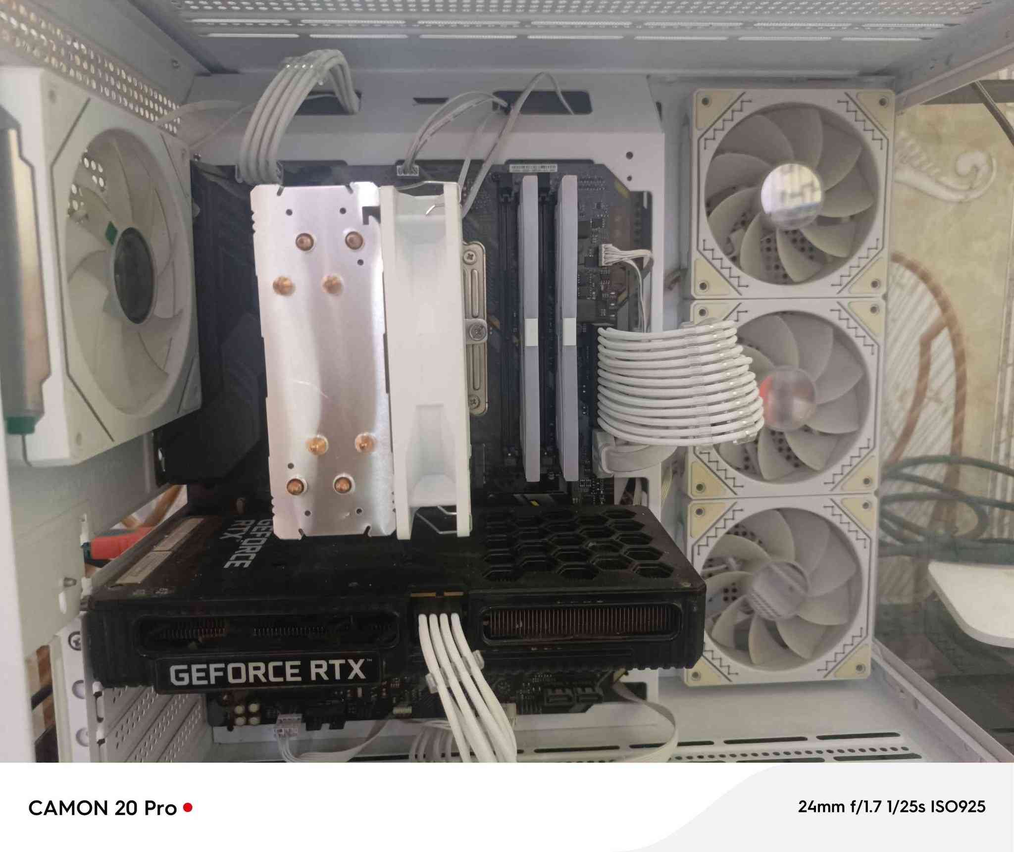 بي سي كيمنك
المواصفات :
GPU: RTX 3060 12G Palit dual 
الحرارة سبعينات بأقصى ضغط °76(مو مثل الي بالصورة)
CPU: I7 8700 4.3Ghz 
Cooler: Air cooler Thermalright 120mm
M.b: Asus TUF GAMING B360-plus ATX 
RAM: 16GB 2x8 DDR4 3200Mhz RGB
STRG: HDD WD 500GB + M.2 NVME GEN3 256GB
P.s: Thermaltik 650w 
Case: Glass case x4fan
كيبورد وماوس بلوتوث
السعر 700.        ملاحذة كيبل النت غير مشمول الزبير, البصرة


**إذا كنت صاحب هذا الإعلان وتريد حذفه لأي سبب، رجاءا أرسل رسالة إلى الدعم الفني**