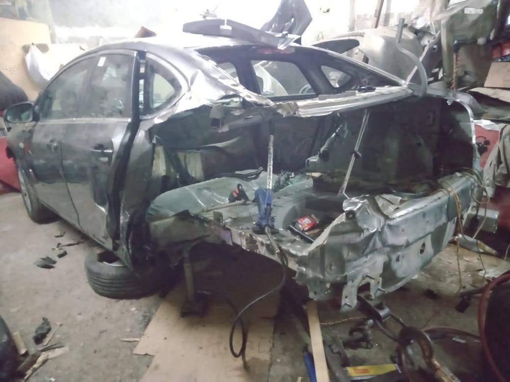 اوبل استرا موديل 21 حادثه من الامام ومن الخلف غيرت شنطه واكصدام وفخده شمال خلفي كامله وغيرت كبوت وقشرتك الحمد لله مشيت قبل رمضان بيومين وصاحبها شخصيه محترمه لواء في القوات الجويه وهو قمه الادب والاحترام والراجل جدع وابن بلد وما فاصلنيش وما تعبنيش في حاجه الله يبارك له ويرزقه خيرها ويصرف عنه شرها


**إذا كنت صاحب هذا الإعلان وتريد حذفه لأي سبب، رجاءا أرسل رسالة إلى الدعم الفني**