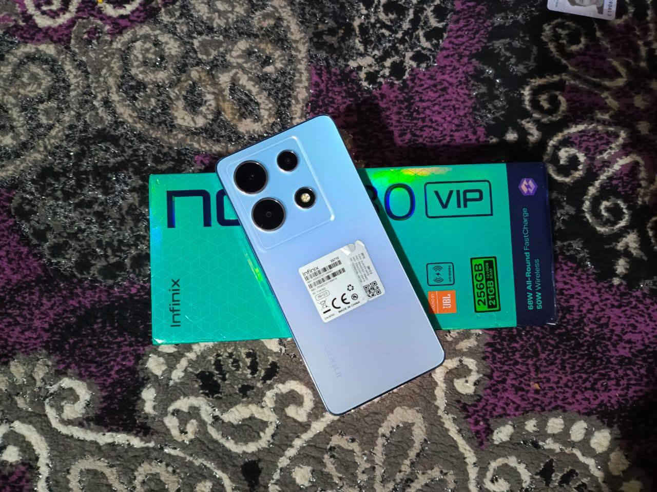 السلام عليكم جهاز للبيع انفنكس نوت 30 نسخة ال vip ذاكرة 256 رام 12 نضافة الجهاز 97% ملحقات شاحنه + كارتون سعرة 175 وبي مجال قليل للشراي رقمي ***********
