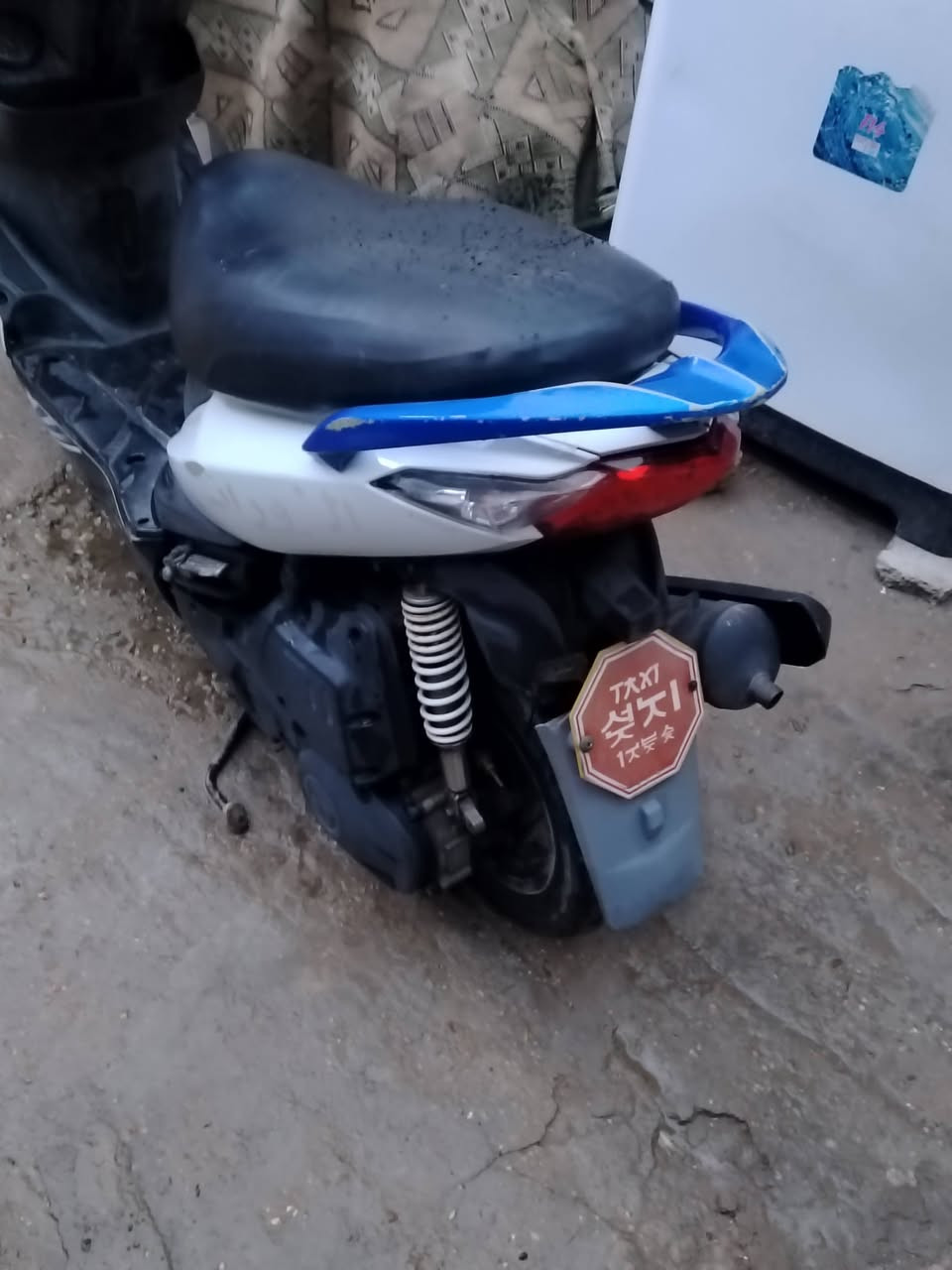 سلام عليكم شباب هاي ماكس مضلع ياباني مكينه مامفتوحه خير من الله دراجه نضيفه تخم تاير جديد كهربايات كله شغاله سلف شرط نكره وحده سعر 500 مكاني زعفرانيه رقم ***********
