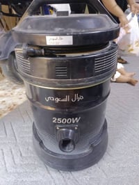 مكنسة كهرباىية اصلية ام البرميل  كاملة للبيع 30   الف 07736903315