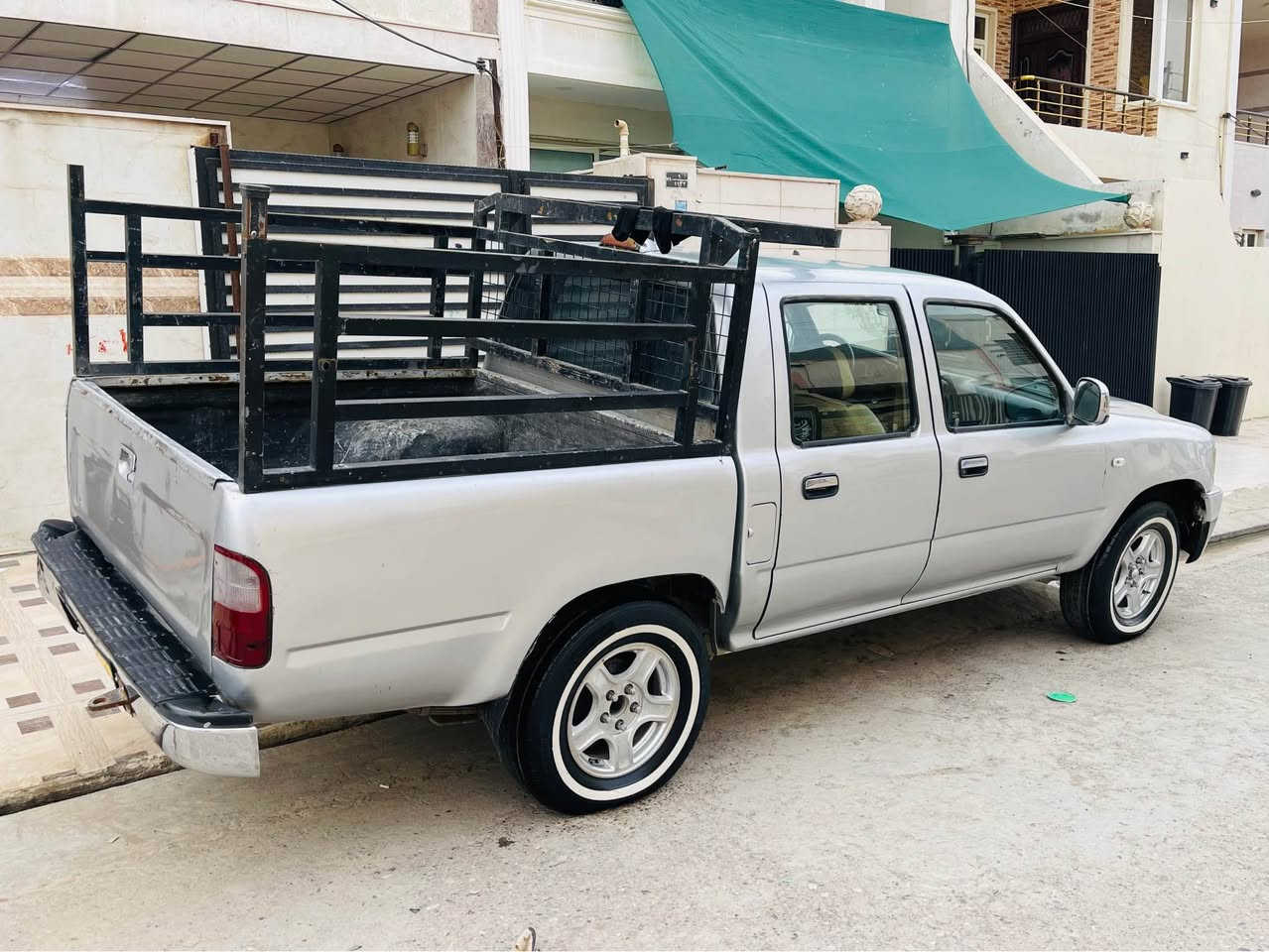 پیکاب ئەدمیڕاڵ ٢٠٠٦ مەکینە بەخ سوکان پاوەرە  ٤جام کارەباییە ڕەقەم هەولێر …
گێڕ و مەکینە و ئەکسل و شانسی بەشەرت گەرمی و کارەبایی هەموو جایزە..
وەرگەڕان و بڕانەوە و لێدرانی بەشەرت..
عام بۆیاغ کراوە بێ دەعم و لێدران..
٤ تایەی نوێیە سەیارەکە جایزە چەمچەیەکی زۆر چاکی پێوەیە تازە هەزەی کراوە…
ملیۆنێک غڕامەی لەسەرە ١،٠٠٠،٠٠٠ بەناو کردنی بەشەرت لە هەولێرم..
*********** أربيل, العراق
