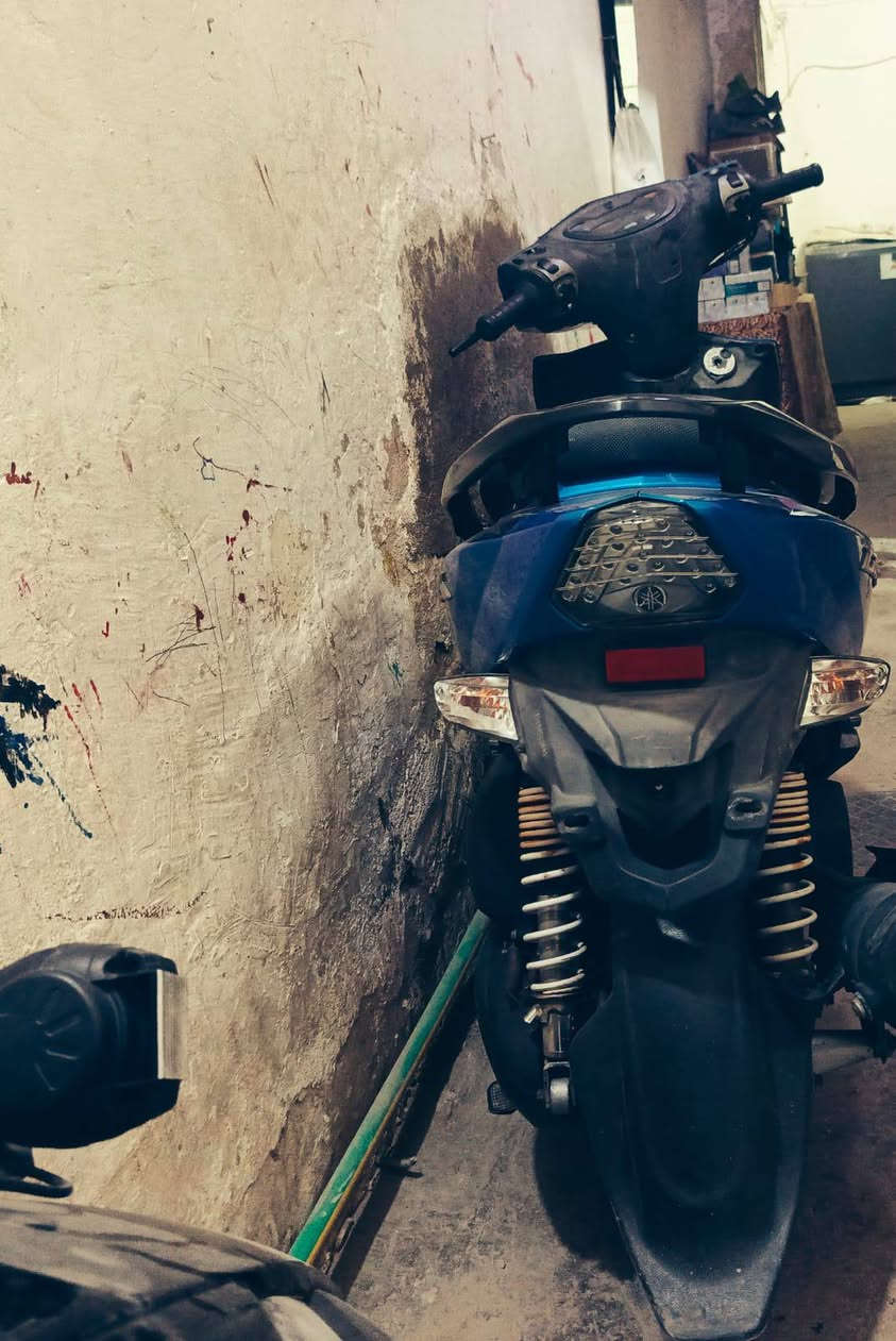 السلام عليكم دراجه ثعلب (GTR) للبيع دراجه مال رمبه مكفولة
 من التاير للتاير اي نقص ما بيها وما مجفته كهربائيات كلها شغاله عداد الكتروني كلجات رياضيه تايرات جدد
ماستعجل على بيعتها السعر 
975 الف 
مكان الدراجه بغداد الحريه
*********** بغداد, العراق
