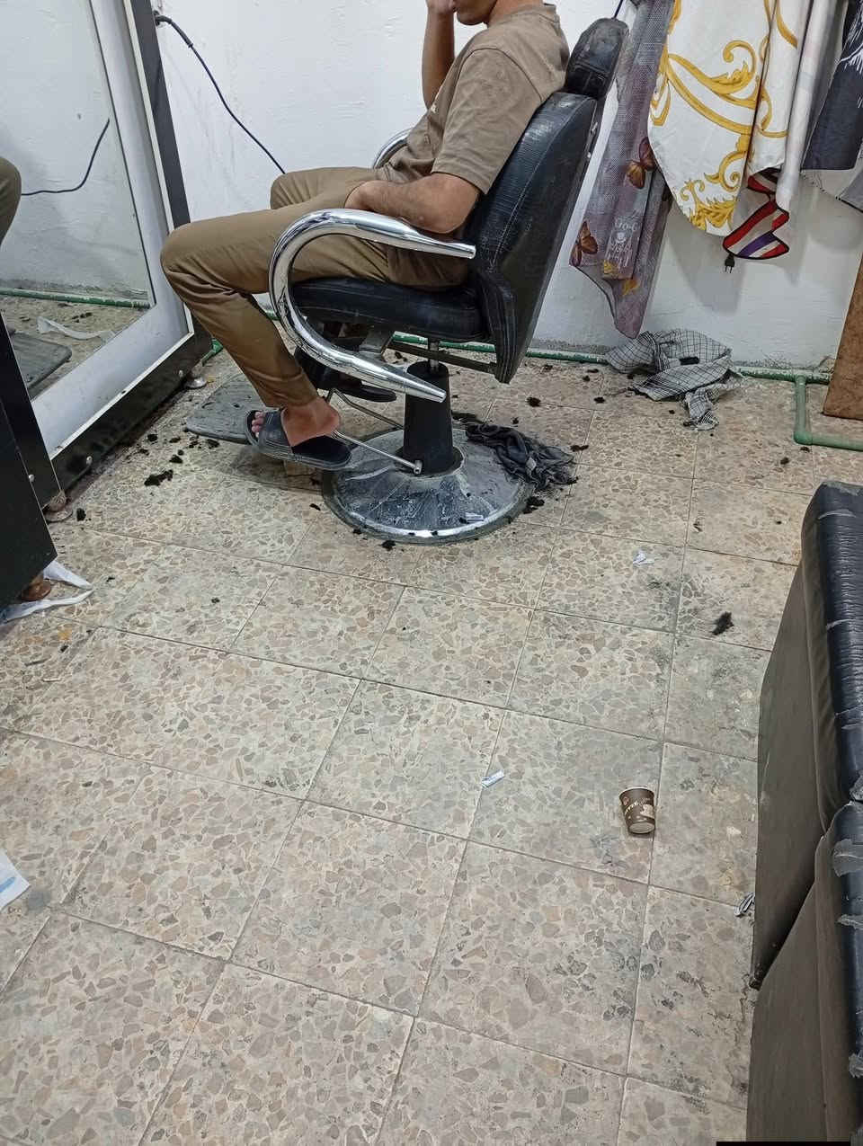 غراض حلاقه للبيع مكاني نجف ***********
الغراض انظاف تجي وتشوف ابعينك
