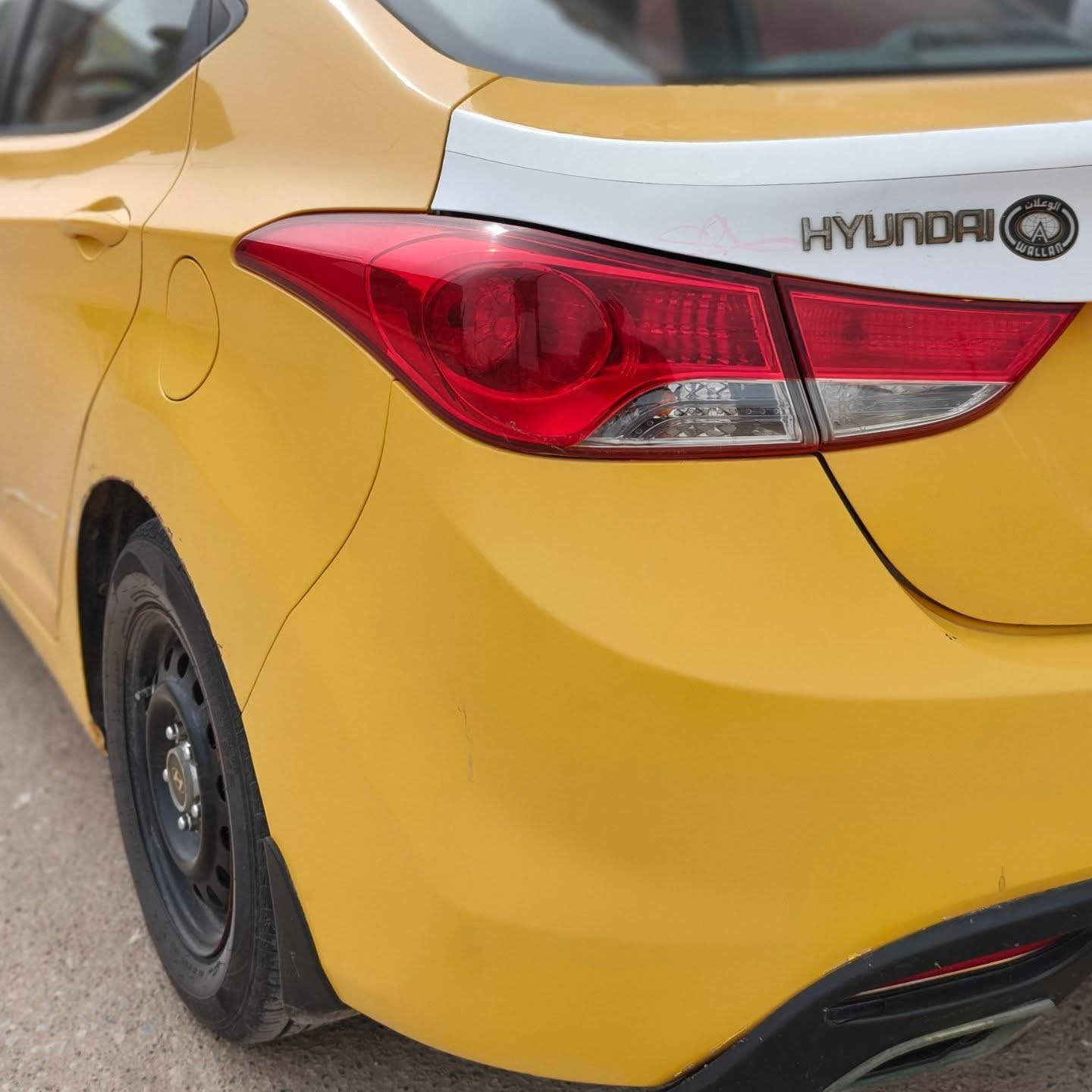 السلام عليكم النترا موديل 2013للبيع خليجي كفاله عامه كير جديد حداديه جديد محرك لاتنقيص ولاتبخير سياره لوك شرط التحويل السياره باسمي تحويل ثاني يوم مكان السياره السماو الشراي يتواصل وياي على هذا الرقم ***********
