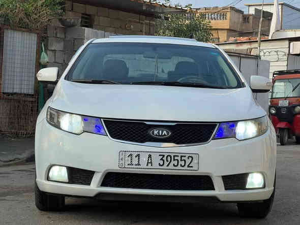 السلام عليكم سيراتو 2010 رقم بغداد دولي بأسمي
مكفولة من الضربة ولصبغ ولتبديل
محرك 1600 دوش مكفول.
كير اوتوماتيك
فتحة
بصمة
تحكم ستيرن جهتين
بلوتوث
اوكس
شاشة كامرة حساسات خلفية
سيارة جاهزة ع اخر حباية الف متذب عليهة
***********
 السعر 109 وبي مجال مكاني بغداد
