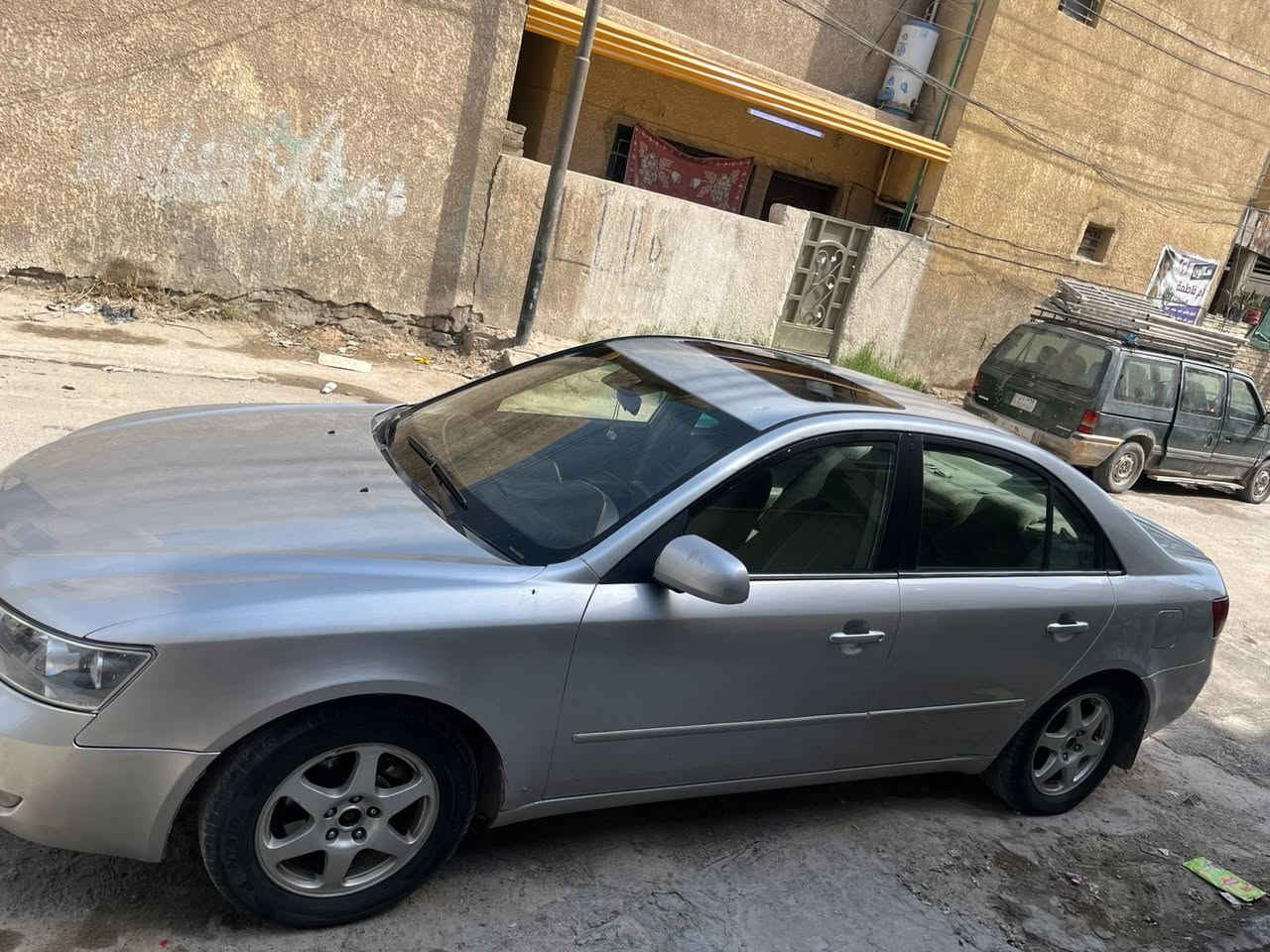 من رخصه الادمن سوناتا 2006  محرك 3300 رقم نكليزي بغداد بسمي سياره بدون ضربه بس حادثها مال امريكا فقط مصبوغه حزام فقط تكم و قماره بدون صبغ بلاد سياره تخم تاير حداديه جاهزه بيها خربطه بل مكينه  سعر 88 مكان سياره بغداد ***********
