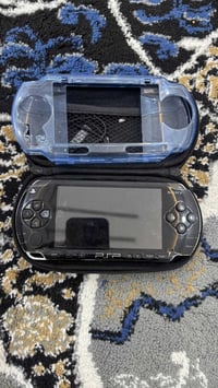 الاتاري ياباني اصلي فقط يحتاج باتري سعره 50 وبي مجال و الماكسنيت يشتغل...