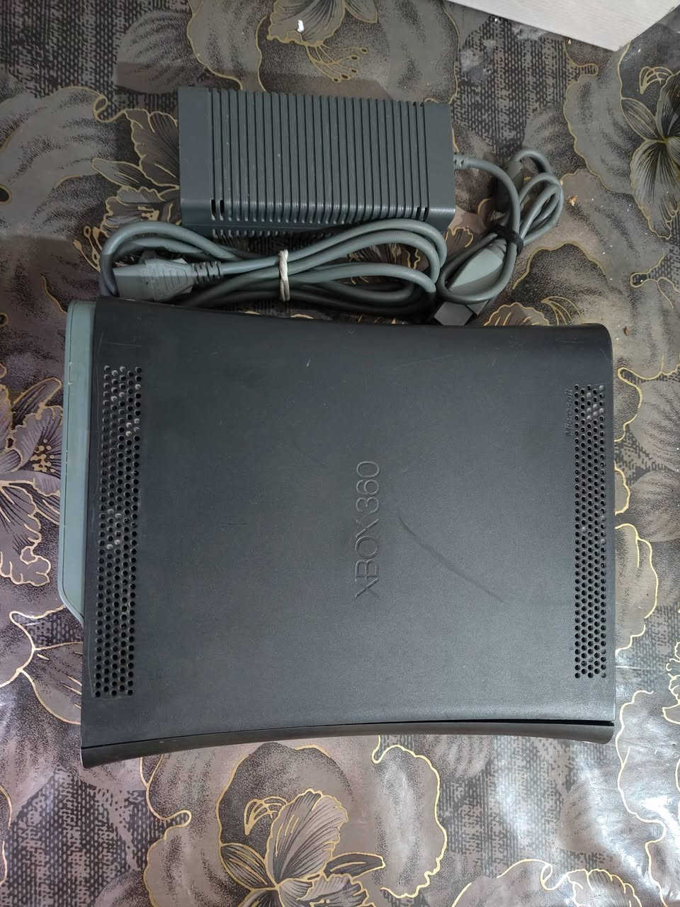 السلام عليكم XBOX360 كامل ملحقات  
بي جميع اجزاء كولفت يودي 
وجتاي 5 و ردد ردمشن و سان اندرياس 
وبيس 2013و 2015 و 2016و 2023 
وفيفا22 واكثر منهاي الالعاب 
السعر ١٠٠ 
تفاصيل اكثر خاص


**إذا كنت صاحب هذا الإعلان وتريد حذفه لأي سبب، رجاءا أرسل رسالة إلى الدعم الفني**