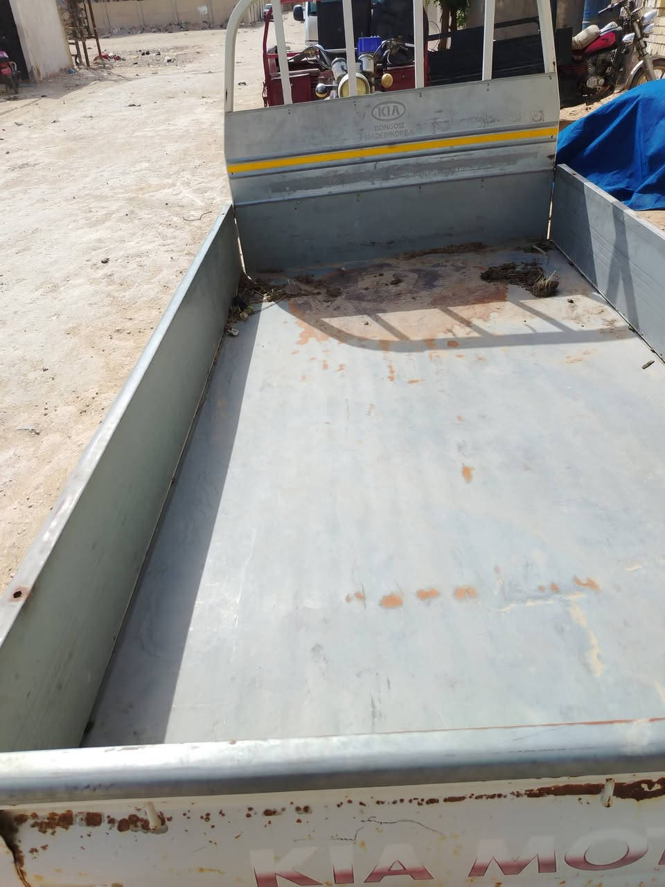 سلام وعليكم بدي مل كيه لبيع مكاني كربلاء سعره 7 رقم ***********
