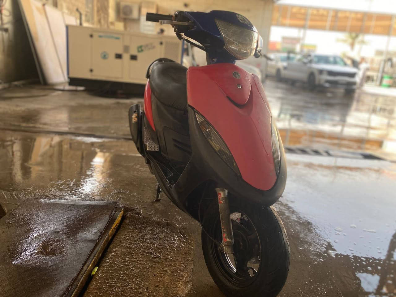 سلام عليكم دراجه ماكس عدله مكينه برغي مامفتوح بيهه ناعمه حيل نقصهه بس كصه كفرات بلاديه مكاني البياع ***********
