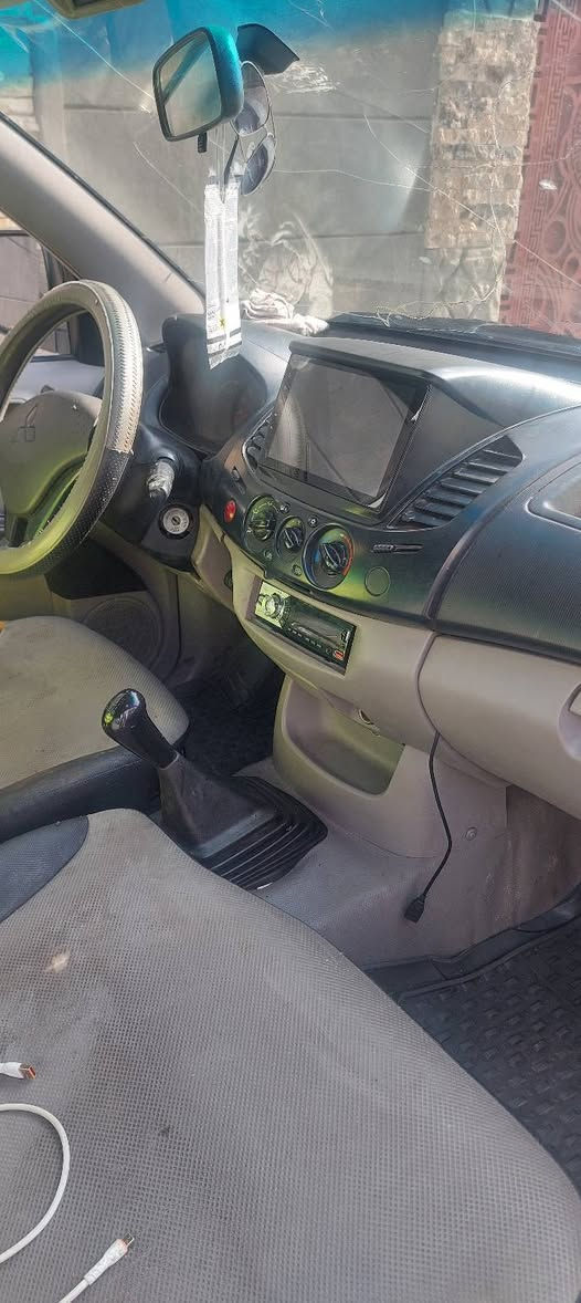 السلام عليكم للبيع بيكم ميتسوبيشي موديل ٢٠١١ بغداد بسمي مكان السياره بغداد حي النصرالسياره مكينتها بيها يطق السعر ٩٥$ وبيها مجال حك الجيه ***********
