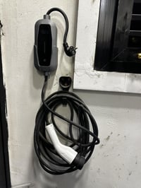 شاحن بي واي دي بدون ايرث شحن سريع جديده مستعمله سبوع واحد السعر 175/07...