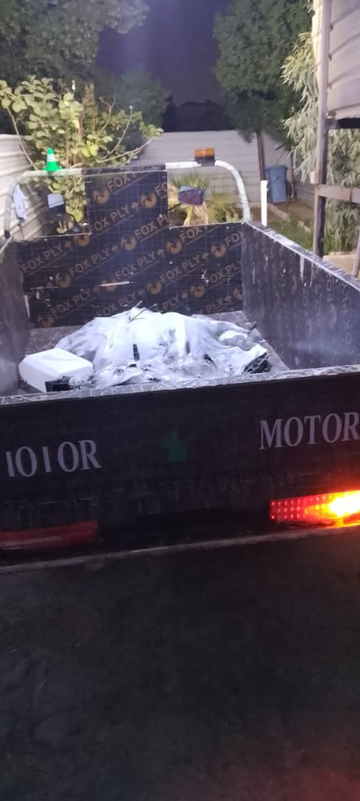 السلام عليكم ستوته للبيع موديل 22 ستوته نظيفه نظافه 100% سته اوراق وصولي مكان بغداد البلديات رقم الهاتف ***********
