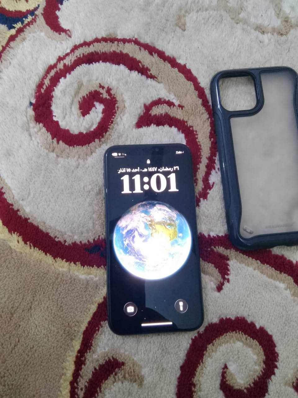 ايفون ١١ برو فقط
ذاكرة 256 مبدل شاشة درجة اولى 
بطارية 83 
السعر 250 
***********
