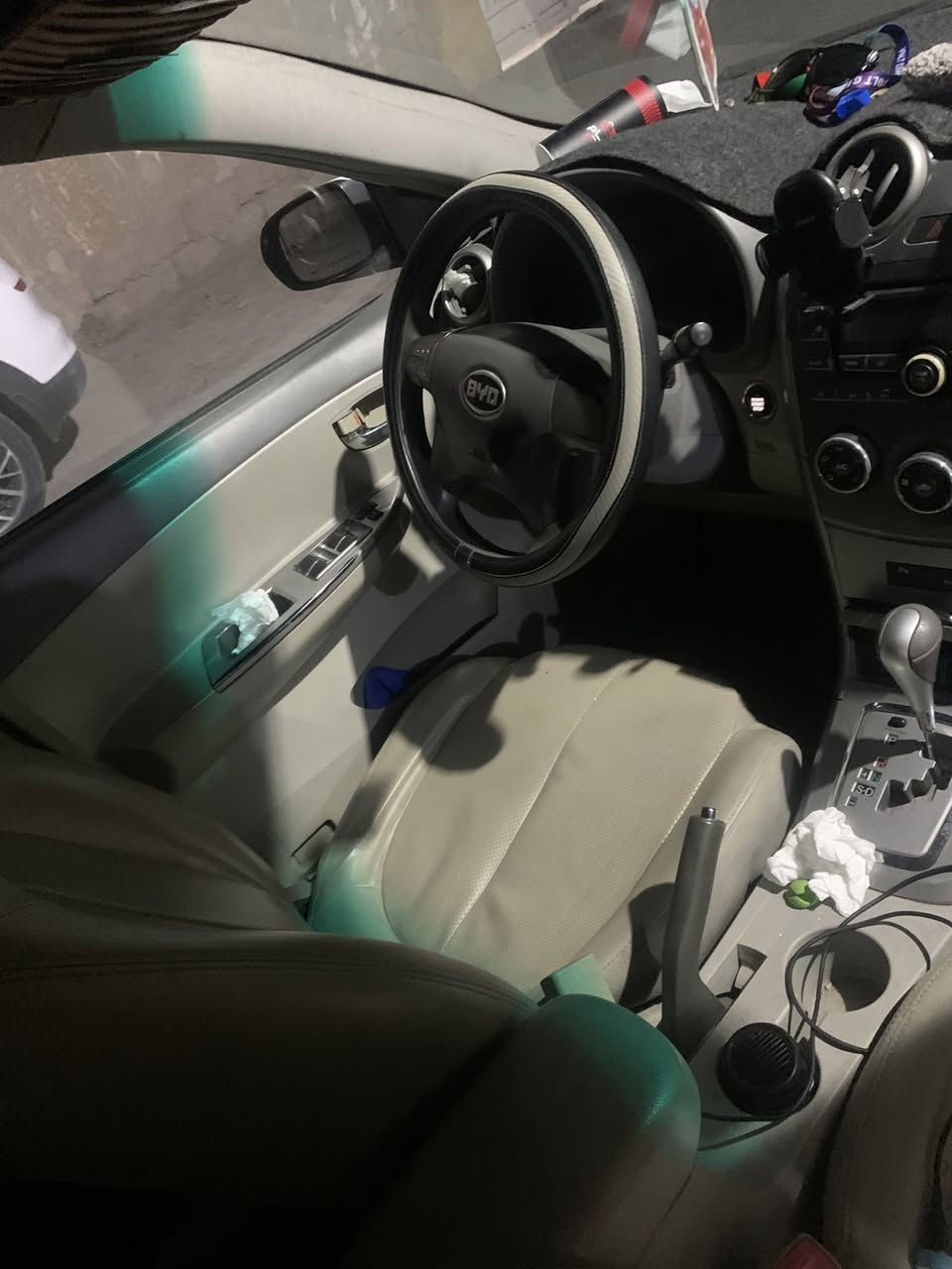 سلام عليكم اخوان ركزو وياي بي واي دي 2016 شرط تحول بياع شراي عذرني ماكدر ابيع لئن تحويل شرط موصفات معروفه السياره نصبتها وكعدتها كلش مرتبه امانه الله اني مو بياع شراي رجال اخذتها قبل فتره ممحول بعدني بس مسوي مكاتبه مروريه يعني ردت اجنيها لئن اني جنايها ف شاء القدر الله رزقني داخذ  بي واي دي ٢٠٢٥ تبريد تدفئه كير مكينه شواصي لغود دبلات كله كفاله تجي وراح تشوف صدرها٨٠/١٠٠ بيها صندوك وجاملغ عكس سايق ودوسه وخشم لبنيه تقريبآ امانه الله كلش صغير بدون ضربه قويه ابد طخطخات مثل منكول وكلها راجعه ومرتبه  الباب من لشركه بل تحميل مضروب امانه الله ورقيب ف مسوين عليها عرض فرق ٧٥٠ع سعرها وماخذها الولد السياره كلش حلوه بدون خياسات ال يجي ويشوفها ميرجع  هذني نقوصات كلش بسيطه وانزلهن من لحساب بعد وبل خدمه سعرها ٦٥ وبيها مجال للشراي بدون كسران فدوه اروحلكم الله يرزق الجميع لاحد يكلي انتضرني  ال يريد يكلي دزلي لوكيشن *********** هذا رقمي واني ممنون وتساب رصيد متواجد بأي وقت
