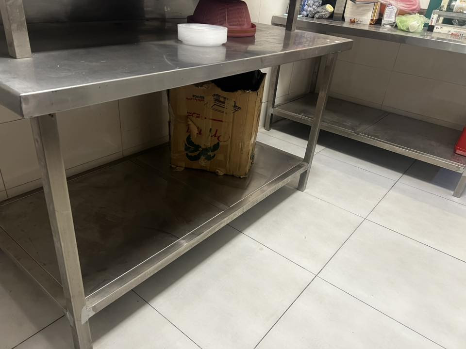 السلام عليكم للبيع عارضات عدد ٢ مع ميوزه عدد ٣ بغداد للتواصل وات ساب ***********
