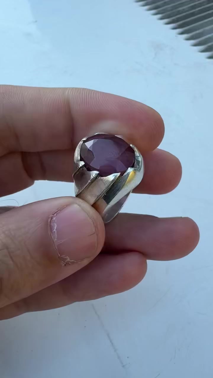 ياقوت أفريقي طبيعي شرط الفحص صياغه ثقيله يدويه للبيع 150 الف مكاني بغداد


**إذا كنت صاحب هذا الإعلان وتريد حذفه لأي سبب، رجاءا أرسل رسالة إلى الدعم الفني**