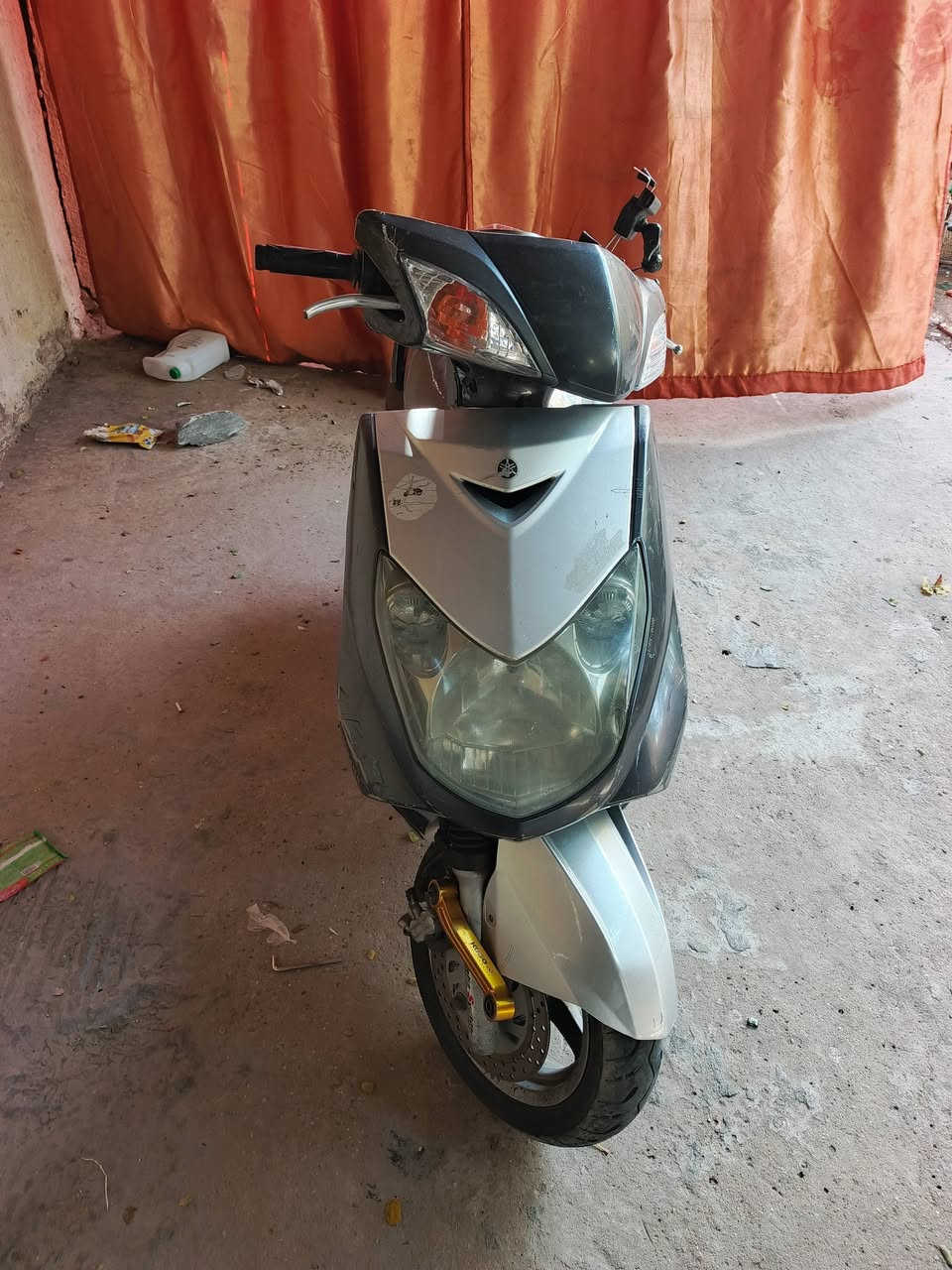 السلام عليكم سكنس فحل كوري نوزل
الدراجه شلعه ومعدل. يشك الكاع لدراجه بيه تزويد 
زين كلجات دبلات يعني لمكنيه بلاديه. ما مفتوحه جيب فيتر وتعال سعرع خاص 
***********
بغداد مدينه الصدر
