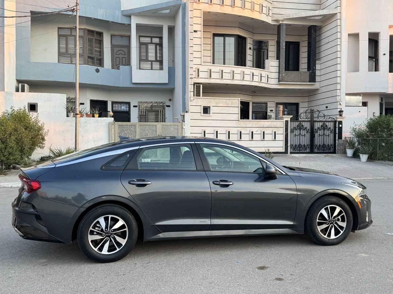 كيا K5 للبيع
موديل 2021
رقم اربيل بأسمي سنويه جديد شرط التحويل
محرك وكير على وضع الشركه 
مواصفات معروفه وماشيه 50 ميل
سياره بيهه جاملغ خلفي صبغ فقط بدون دواخل 
سونار مرفق مع المنشور 
السعر 153
***********
