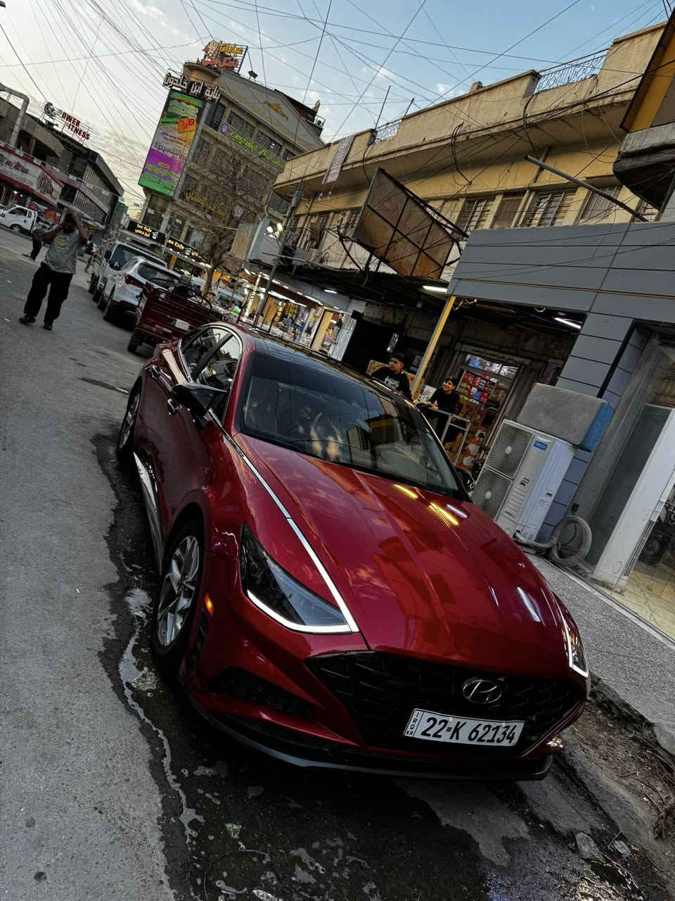 السلام عليكم هونداي سوناته ٢٠٢٠ حادث موضوح بالصوره سياره فول ليمتدد بأسمي تحويل ثاني يوم رقم اربيل 
سعرها ١٨٥ مكان السياره بغداد الكراده ***********
