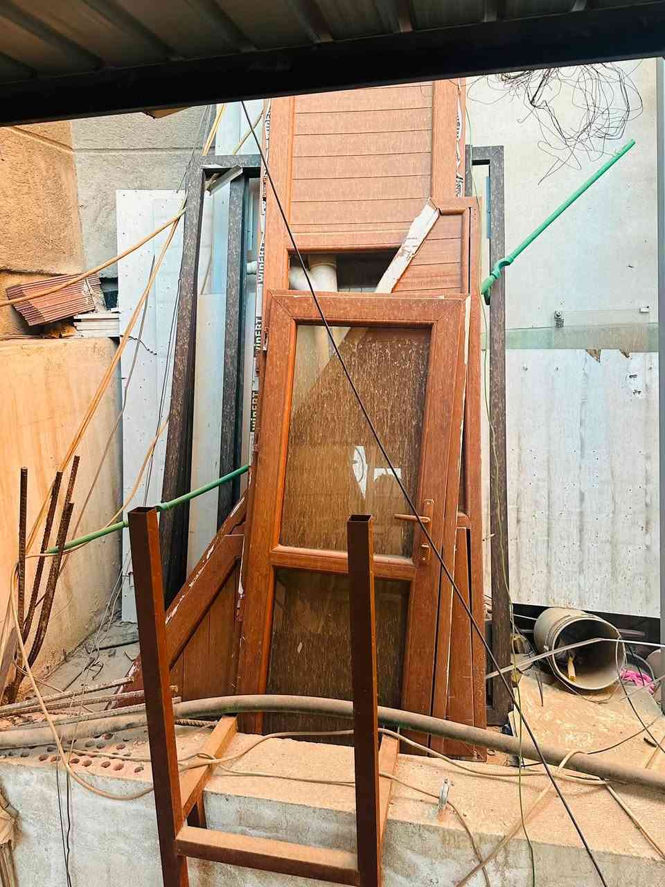 السلام عليكم عندي ذني الابواب للبيع عددهن ٧ قطع وياهن فريمات وهوائيات  العنوان المنصور


**إذا كنت صاحب هذا الإعلان وتريد حذفه لأي سبب، رجاءا أرسل رسالة إلى الدعم الفني**