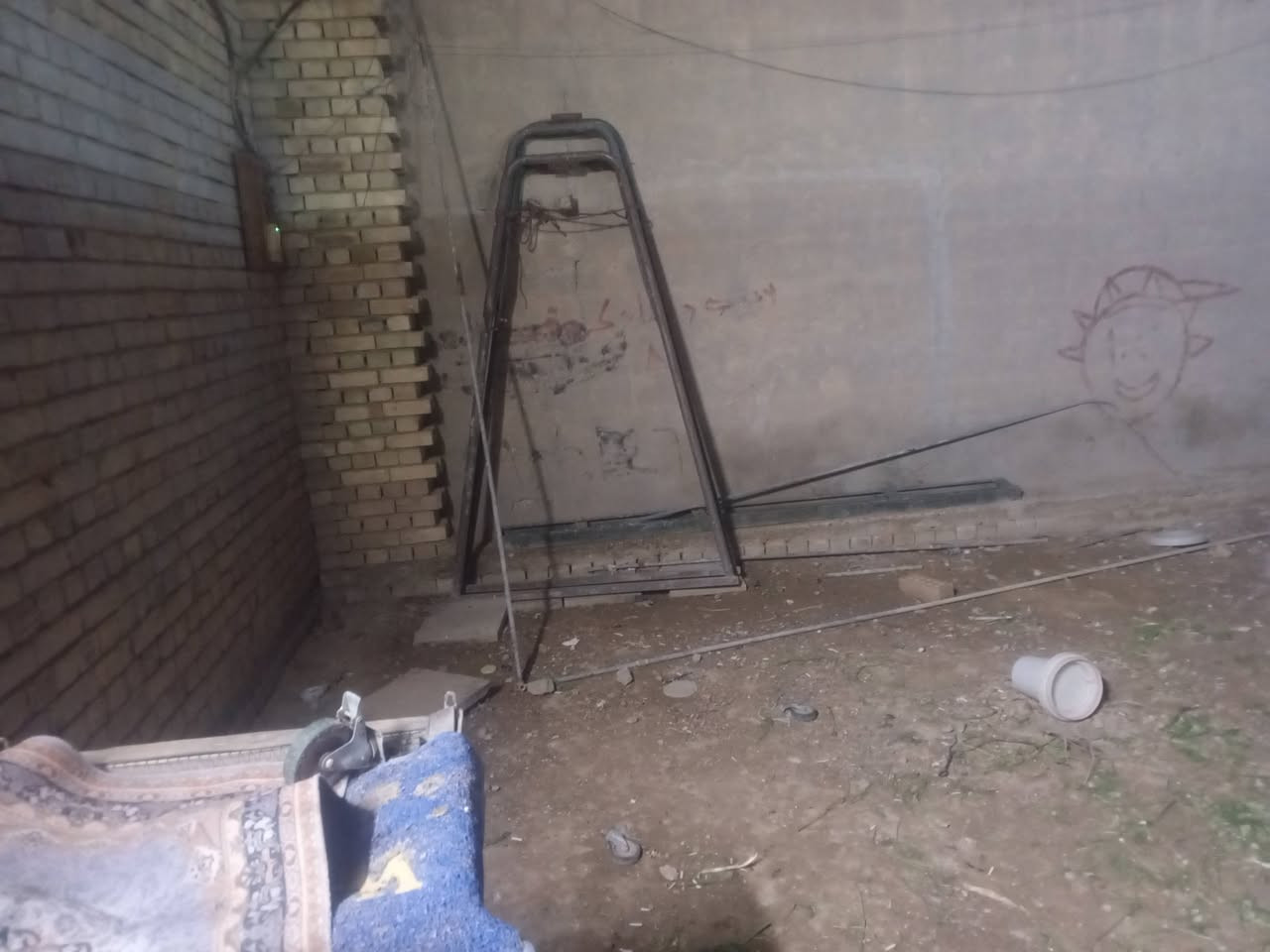 ونج للبيع كامل عريانة وحدة الاتصال على واتساب مكان بغداد حي البتول ***********
