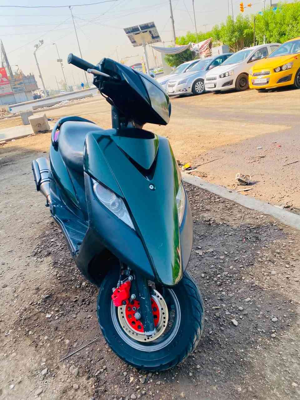سلام عليكم شباب ثعلب للبيع دراجه مكينه 58ونص دراجه مكينته تخبل ب جيس شلعه ومعدل تجي وشوف بعينك شكد حلوه دراجه ونضيفه بيه صالنصه بوري عدل قبل يومين شاده ما بيه كل نقص دامه كامله عليه من كلجات من كلشي كفره مصبوغ متغير يخبل سعره 650الف وبيه مجال بصيط مستعجل عله بيعته مكانه بغداد شعب رقم ***********

