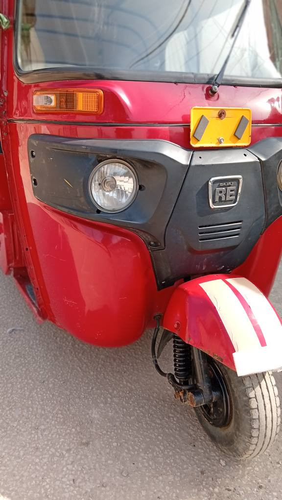 اسلام عليكم موديل 21شهر11
اوراق صادق وخالد 
مكفوله بس بيه طخه بل لغد ولباقي مكفول مكينه 
وكشر  مكاني الحمزه الغربي السعر 6800
وبيه مجال ***********
