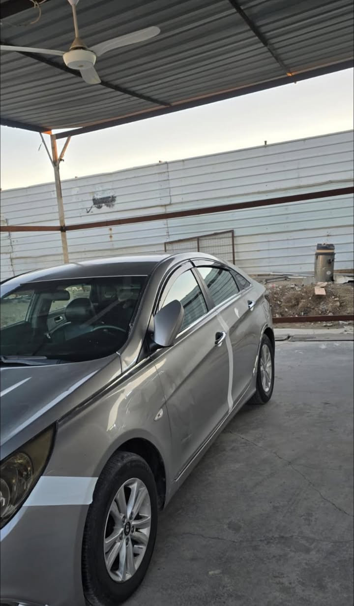 السلام عليكم  
 سوناتا ادوات سياره  غاز اصل انسه صرف موديل 2014 اصل 
كصة جنطة شغل درجة اولى باجات
دخول جديد 
متوم رقم دولي الجديد شرط الحاسبه مكينه 2000دوش 
-تحكم مري كهربائي مري شفط
-كشافات ضوئية LED
-كشنات جلد 
-نظام ايكو  
-تدفئة بالكشنات 
-تبريد بيانو قطعتين ثلج 
-تحكم ستيرن 
-حساسات خلفية 
-مانع انزلاق  
كير مكينة تبريد تدفئه حداديه دواخل كهربائيات 
كلشي جاهز 
مكان السيارة حله
السعر 45وبيه مجال قليل جداً 
 الاتصال ***********
