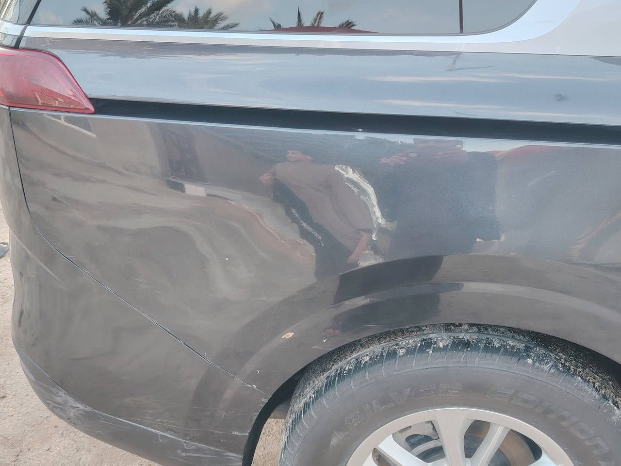 كيا كرنفال موديل  2024 وارد امريكي ضربه جدا جدا بسيطه بهلال الجاملخ الخلفي الجه اليمنى وصلح علبارد الضربه بدون قطرة صبغ والتصليح كما موضح ادناه بالصوره والرقم شهداء قادسية وبأسمنا،، السعر 280$ وبي مجال
الموبايل/ ***********
