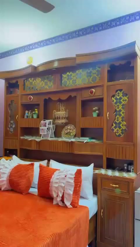 غرفة للبيع سعر 900 وبيها مجال التواصل مع الرقم ***********
