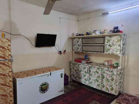 دار طابو صرف للبيع بناء قديم 
المساحه 200 متر واجهه 10 طابق اونص 
يحتوي على ثلاثة قرف نوم واستقبال ومطبخ وهول وصحيات وحديقة وكراج سياره 
موقع حي الأسرى مقابل مسجد مصعب بن عمير 

السعر 120 مع المجال 
للاستفسار الاتصال ***********
او مراجعة مكتب القاسمي للعقارفرع2 عنوان المكتب حي العسكري قرب جامع المعراج
