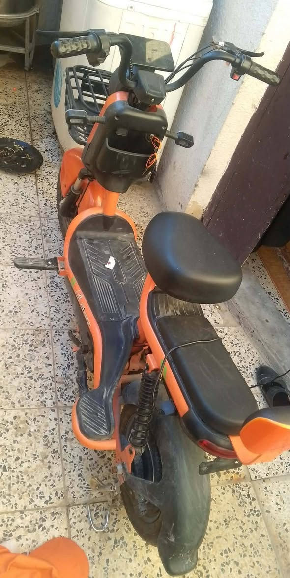 سلام عليكم دراج شحن حجم 14جديدة صار اسبوع من جبتها  سعر 3000رقمي ***********
