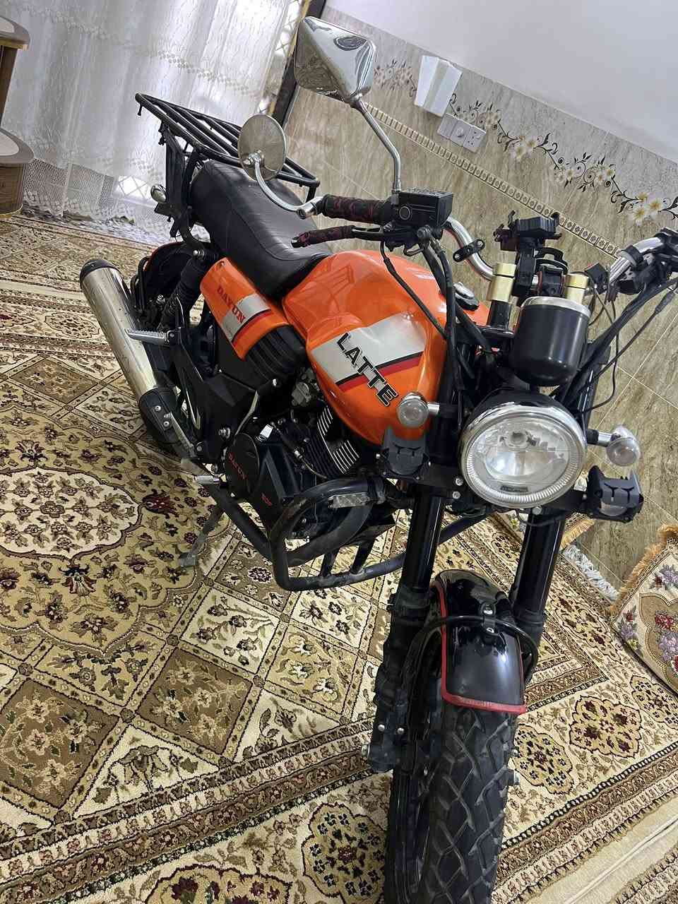 السلام عليكم 
دراجه دايوان لأتي ✈️ 2023 دراجه اخت الجديده الدراجه ماشيه 38 الف دراجه نضفه وحلوه دراجه رقم وسنويه ب اسمي بس عندي لوحه ضاعت وقدمت بلاغ وكملت كلشي باقي بس دفع الغرامه و إسلام الوحات سعر 2300 وبيه مجال رقمي ***********
