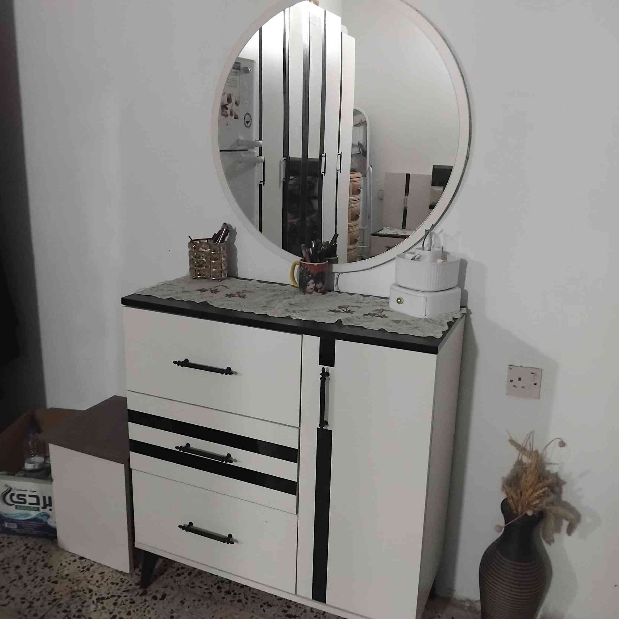 غرفه نوم للبيع نظيفه كلش ضرر بسيط بيها بلمرايات مال كنتور موضح بلصوره المكان الدوره حي اسيا السعر ٤٠٠


**إذا كنت صاحب هذا الإعلان وتريد حذفه لأي سبب، رجاءا أرسل رسالة إلى الدعم الفني**
