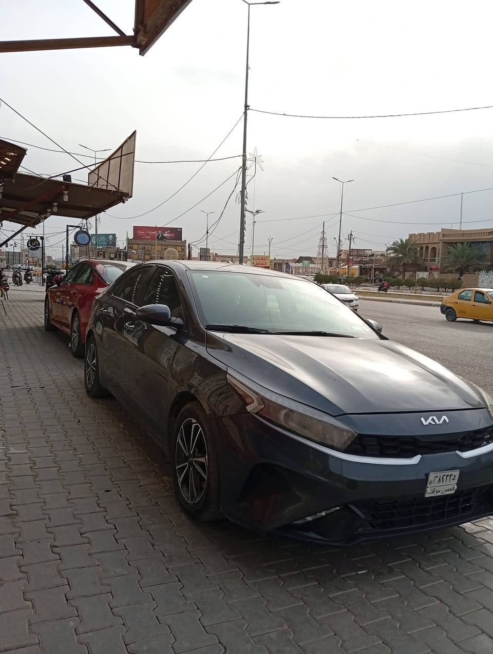 السلام عليكم
كيا فورتي مديل 2023
حادث امبدل بنيد وجنطه وبارد بالجاملغ الامامي بدون ايرباك
مكينه اربعه سلندر 2000 دوش المرغوب 
شاشه الكبيره 
تحكمات استيرن جهتين 
تبريد ثلج 
باقي التفاصيل على هذا ***********
