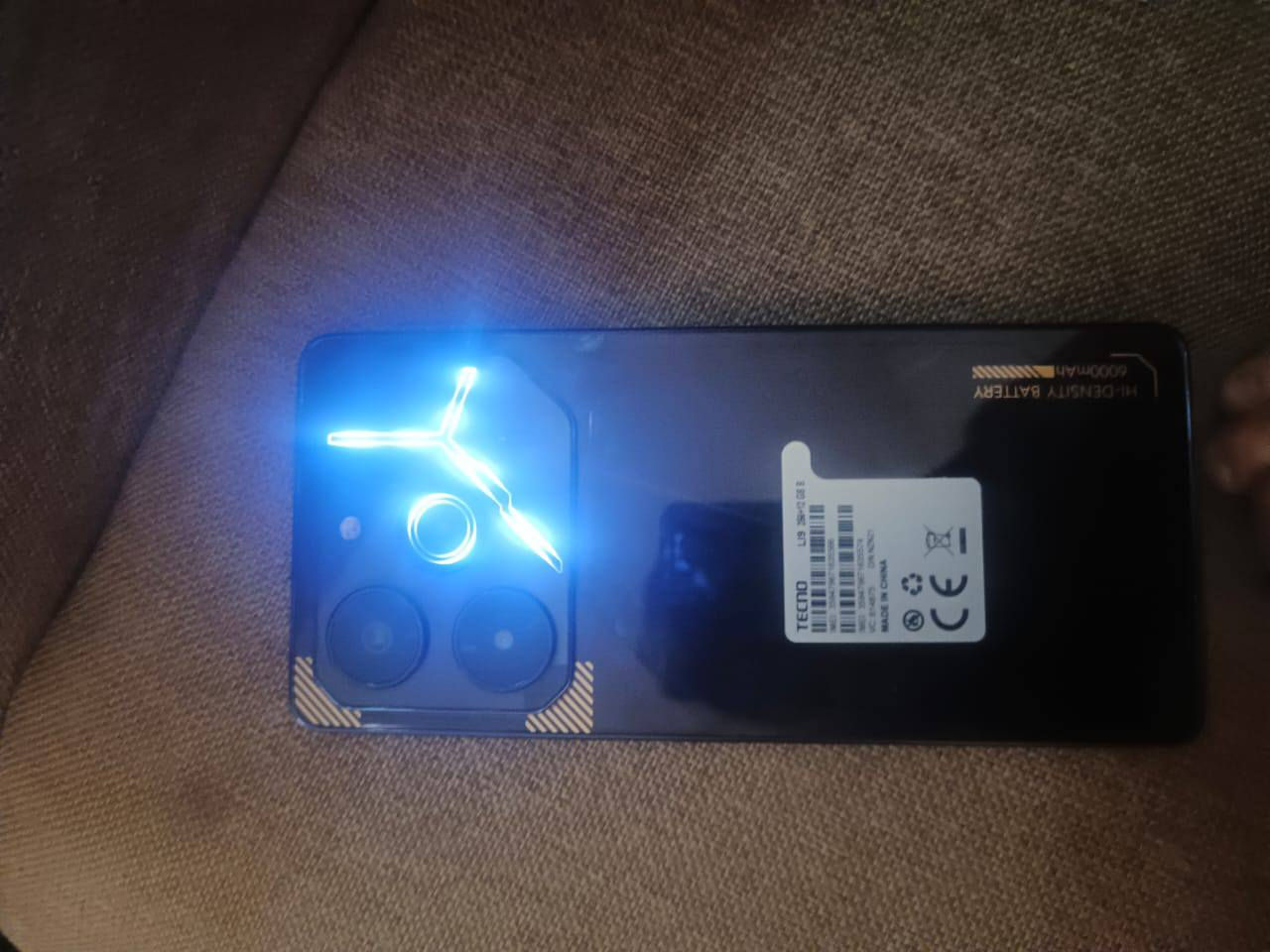 السلام عليكم للبيع تكنو بوفا 6 برو 5g الجهاز مستعمل فقط 5 أشهر جديد ممتاز جدا في الألعاب والمحاكيات يدعم تغير صوتك أي لعبة 120فريم اضاءة خلفية موضح في صورة نظام 15.1 أحدث نظام ذاكرة 256 عشوائية 12+12 بلاديه بطارية 98
الجهاز جديد كامرة خلفية 108بكسل أمامية 50 بكسل يدعم 4k الجهاز شغال من كل النواحي من ألعاب من عمل من أي شي ملحقاتة سماعه +شاحنة+كارد شحن سعرة 20الف +ملصقات سعر الجهاز 170الف وبيه مجال العنوان بغداد الجديدة حي الخليج العربي رقم الهاتف المحمول ***********
