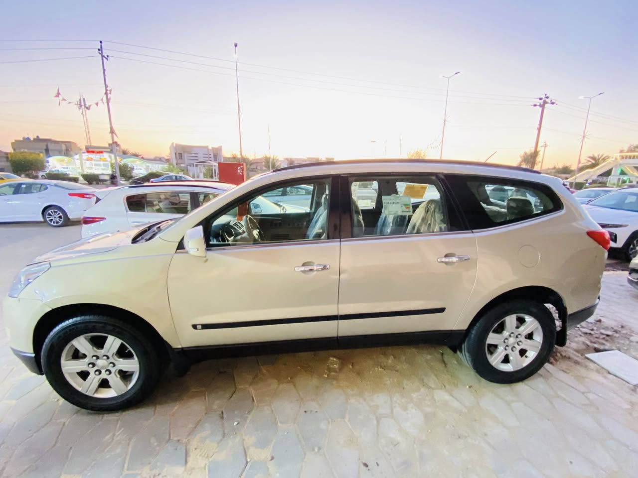 السلام عليكم
من رخصة الادمن
شوفرليت ترافسر 2010 خليجي 
بيه صبغ فقط هلال خلفي والباقي كفاله
6سرندر
7راكب سياحي
كير محرك صدر تبريد تدفئه كله جاهزه
سياره مال جناي مذب الف عليه 
رقم بغداد باسمي
مكان السياره واسط النعمانيه
السعر 100$ ورقه اوبيه مجال للشراي
هاتف
***********
***********
