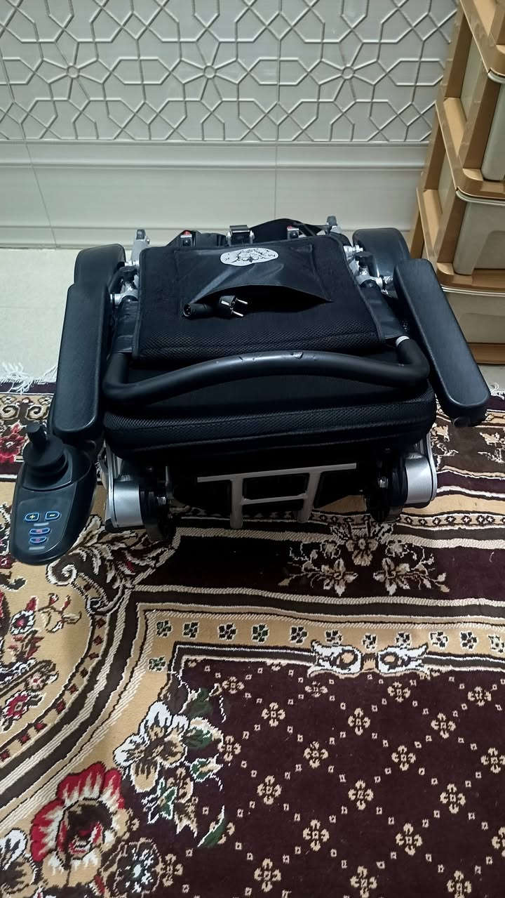 كرسي كهربائي استعمال جدا قليل للبيع مسموح بطائرات للبيع متوفر توصيل لجميع محافضات العراق 
متوفر أيضا كرسي كهربائي الاصحاب الشلل الرباعي يتحول سرير


**إذا كنت صاحب هذا الإعلان وتريد حذفه لأي سبب، رجاءا أرسل رسالة إلى الدعم الفني**