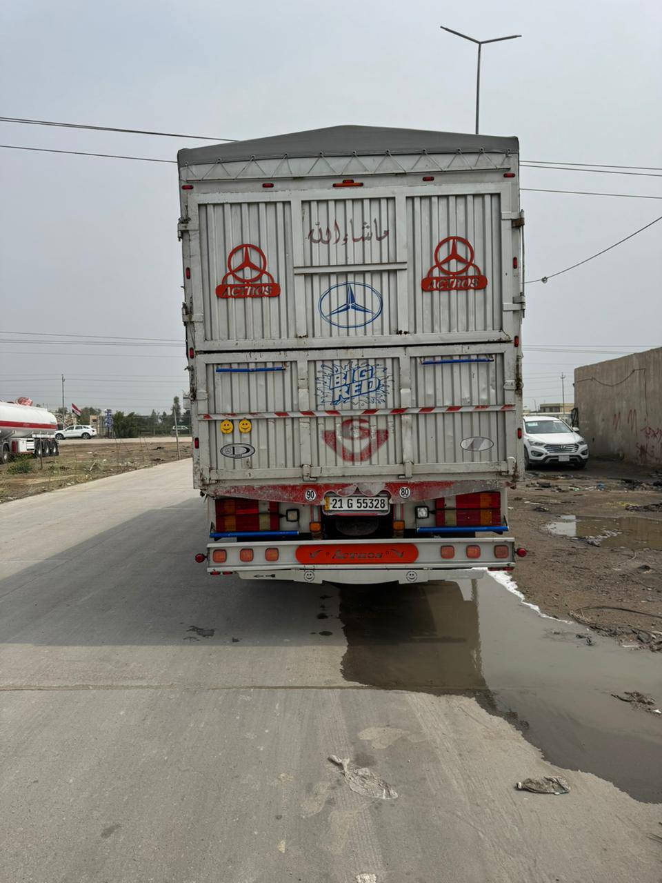 سيارة 2009البيع مواصفات عرجة 12نمره كامرتين وحساس التيدر 5طكات تبريد خزن ثلاجة ليزريات بردات كهربائية سياره فول مواصفات 
رقم الهاتف ***********
